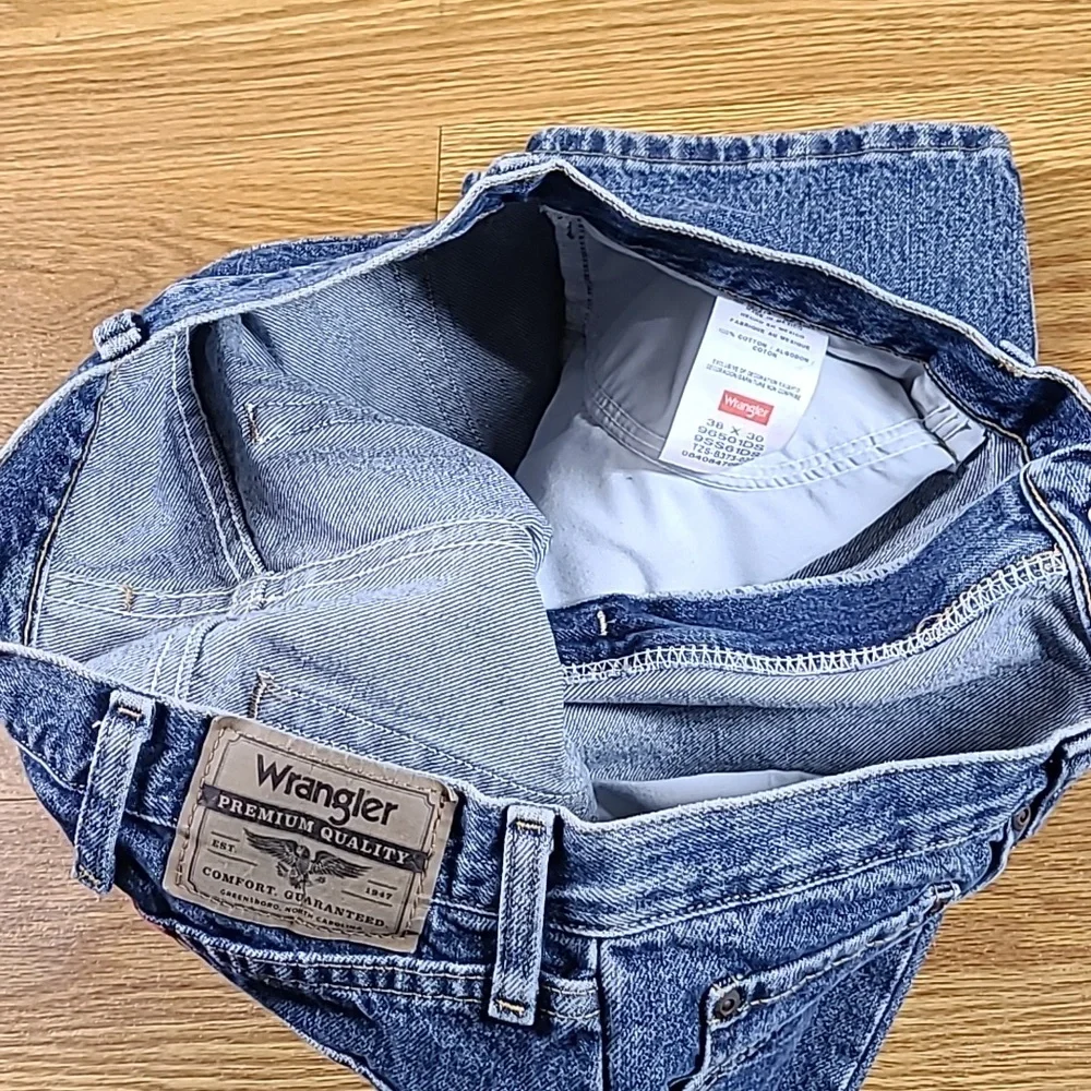 WRANGLER VINTAGE MENS STRAIGHT PREMIUM FADED DISTRESSED STONE WASH JEANS 38x28